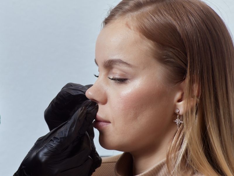 kalin-deride-rinoplasti-nasil-yapilir